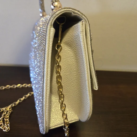 Windsor Gold Rhinestone Bow Clutch✨️ - Picture 6 of 11